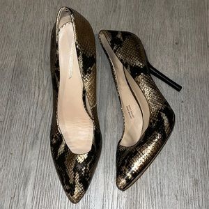 Like new Via Spiga snake heels